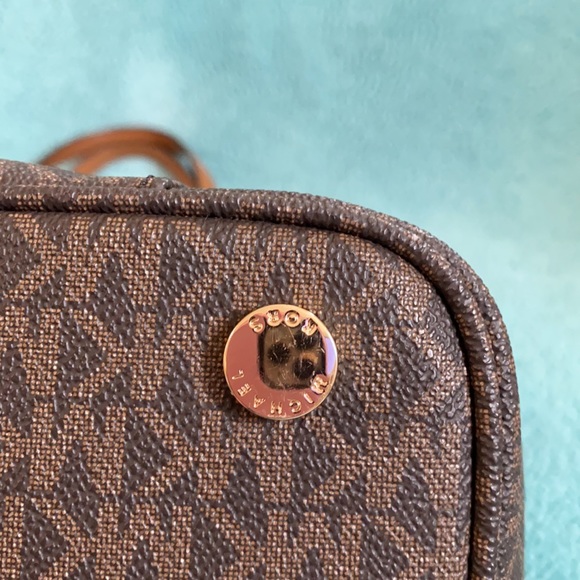 Michael Kors Tote Bag - Picture 10 of 10